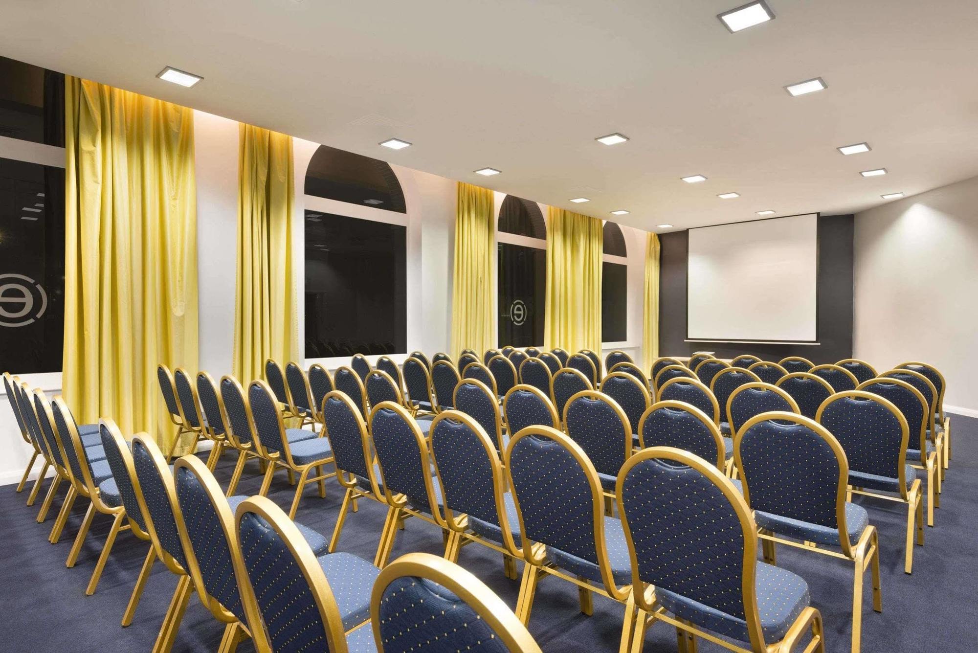 Hotel Ramada By Wyndham Belfast Exteriér fotografie